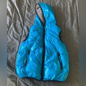 MOMCNLO Reversible Puffy Vest w/ Hood. Like New!